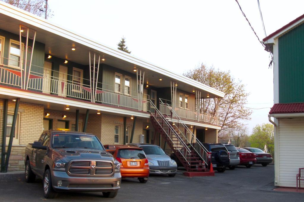 Motel Saint-Hilaire Mont-Saint-Hilaire Exterior photo